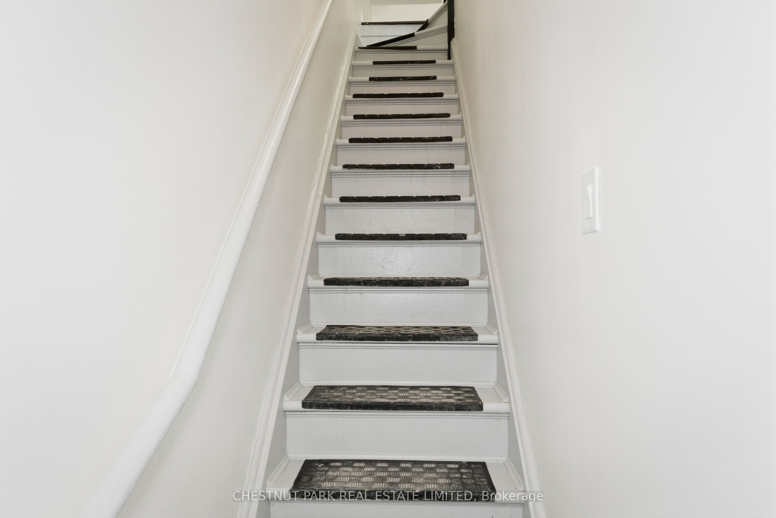 41 Roncesvalles Avenue Property Photo 31