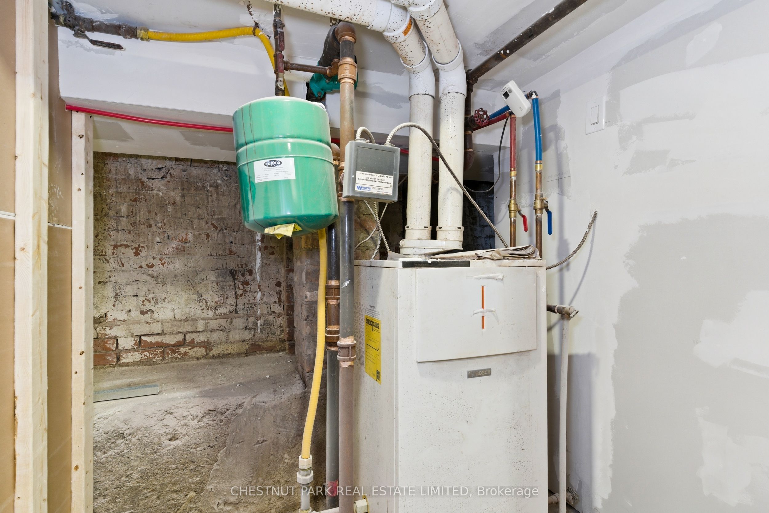 41 Roncesvalles Avenue Property Photo 33