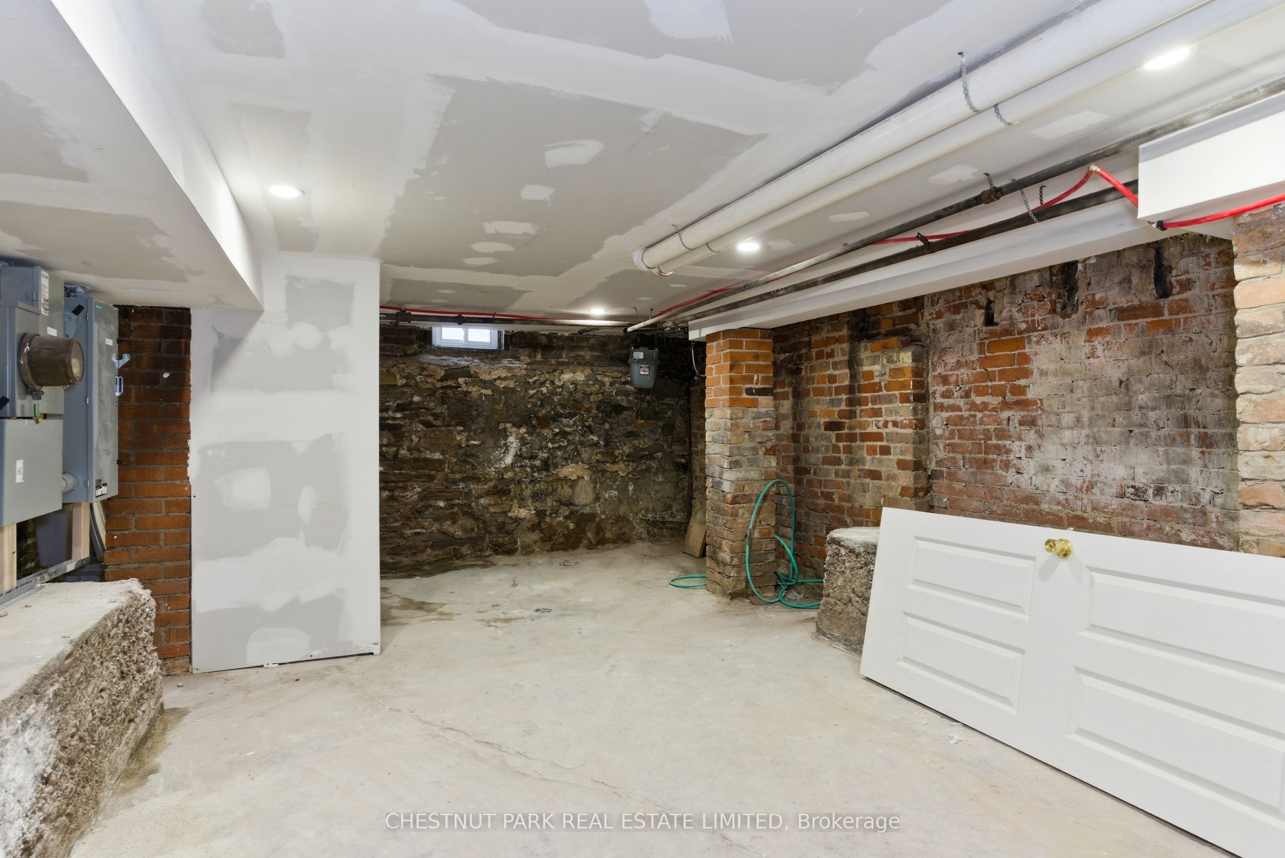 41 Roncesvalles Avenue Property Photo 34
