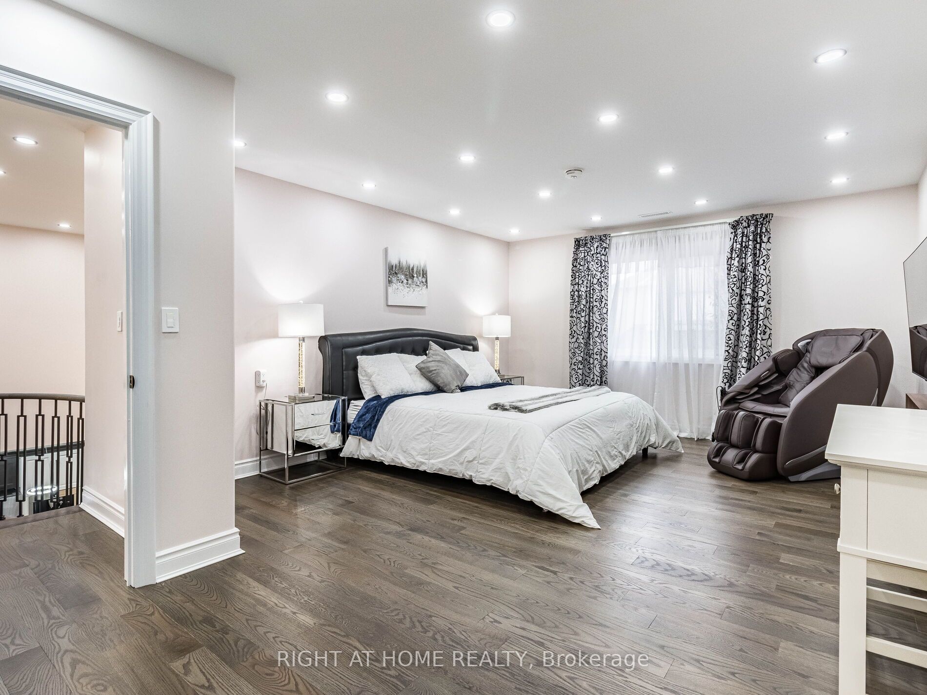 3176 Stocksbridge Avenue Property Photo 25