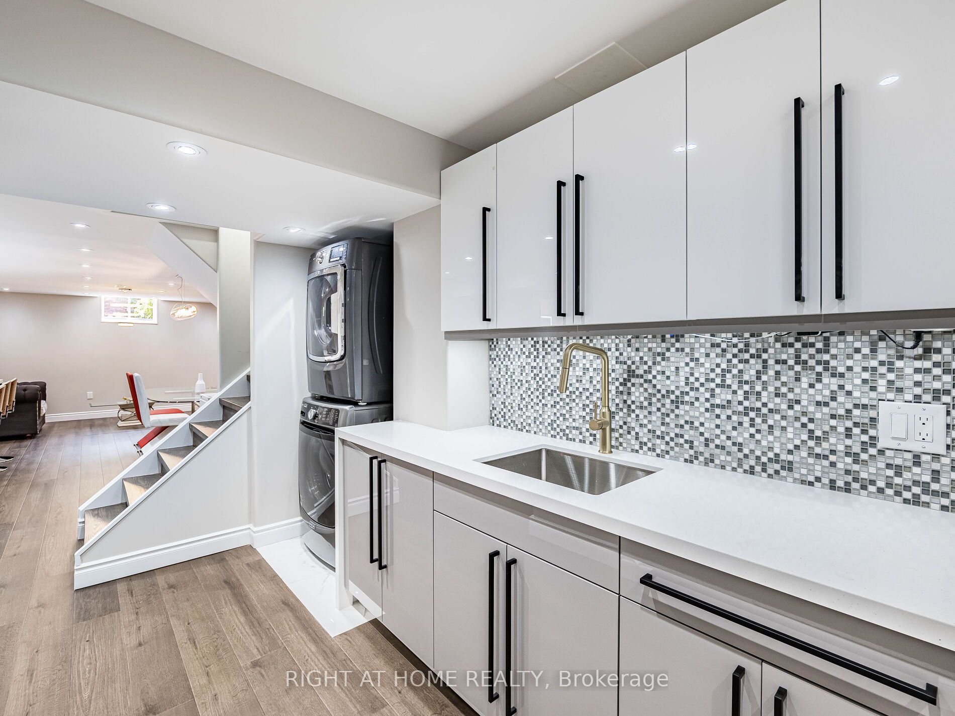 3176 Stocksbridge Avenue Property Photo 44