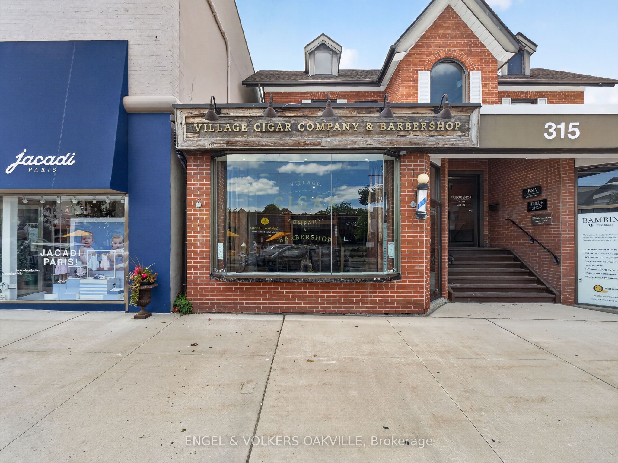 315a Lakeshore Road E Property Photo 2