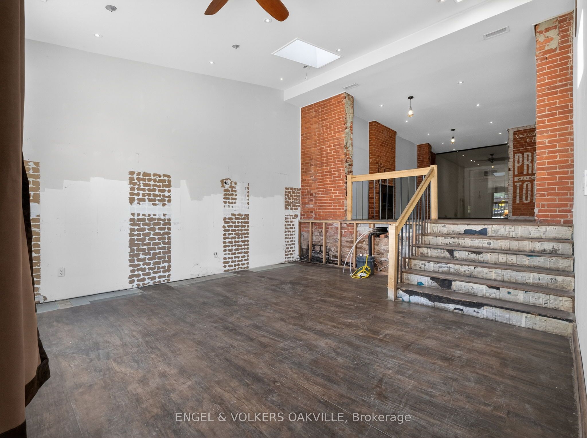 315a Lakeshore Road E Property Photo 5