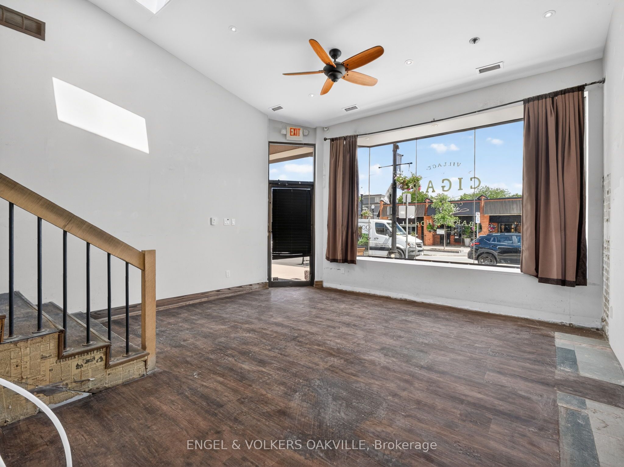 315a Lakeshore Road E Property Photo 8