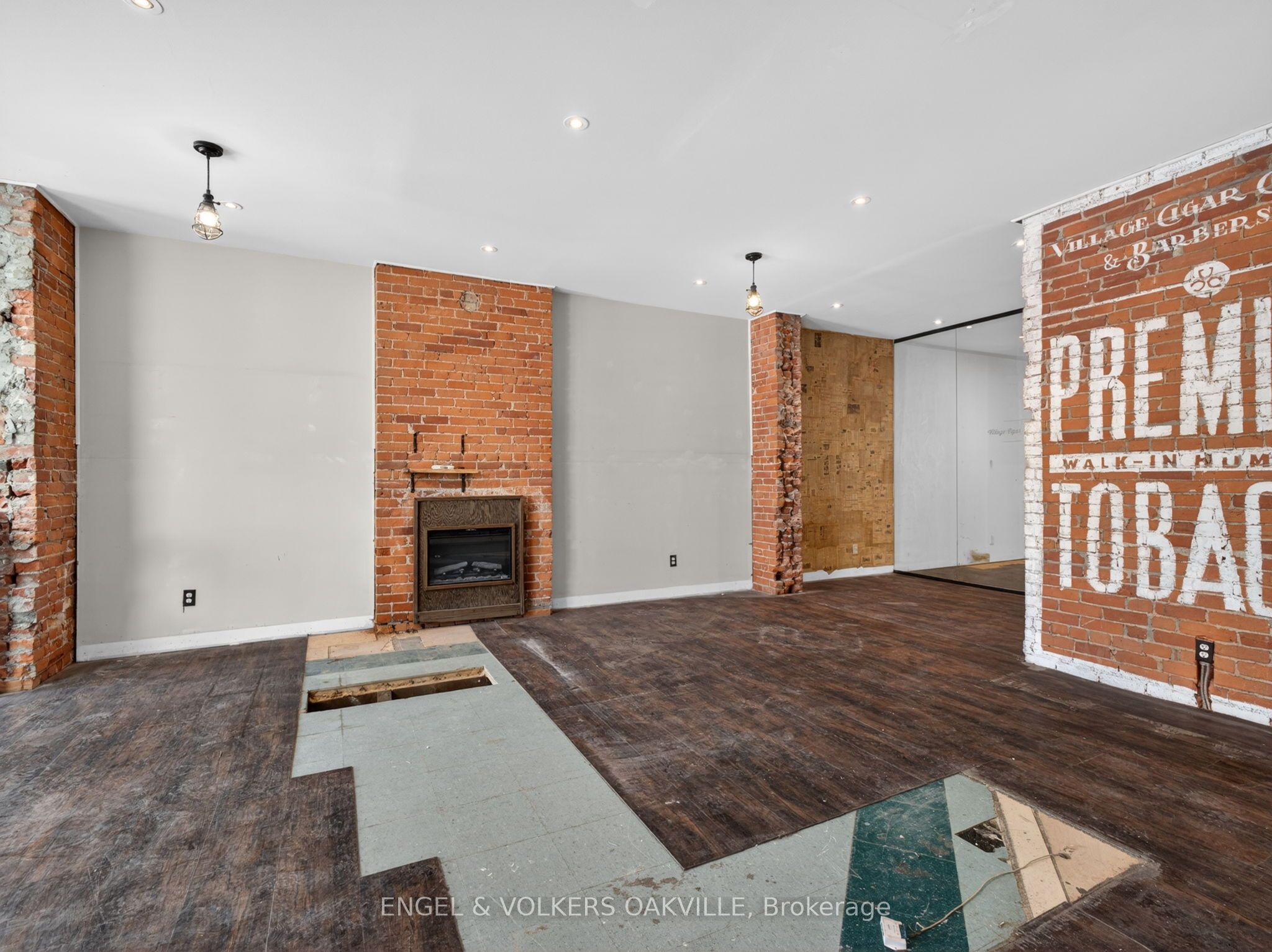 315a Lakeshore Road E Property Photo 10