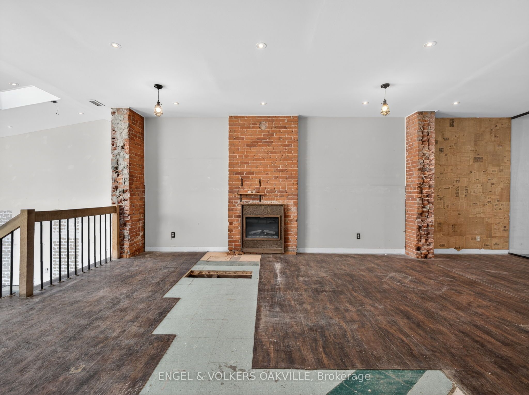 315a Lakeshore Road E Property Photo 11