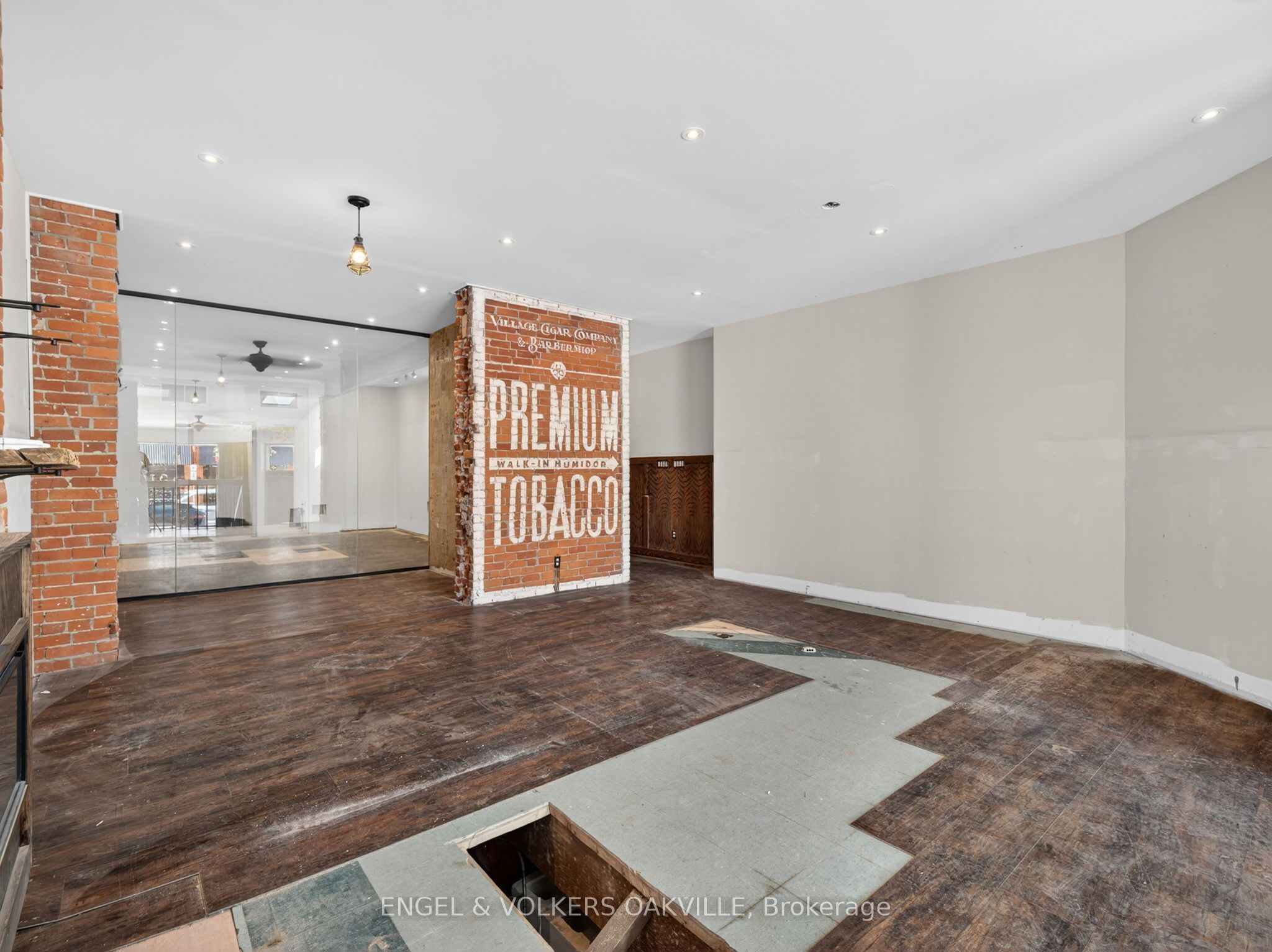 315a Lakeshore Road E Property Photo 12