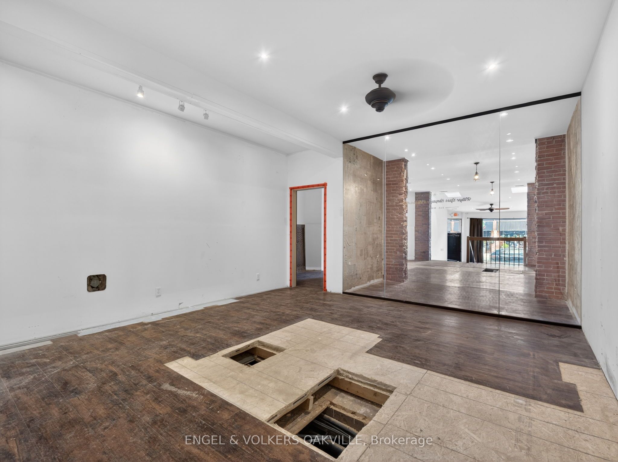 315a Lakeshore Road E Property Photo 20