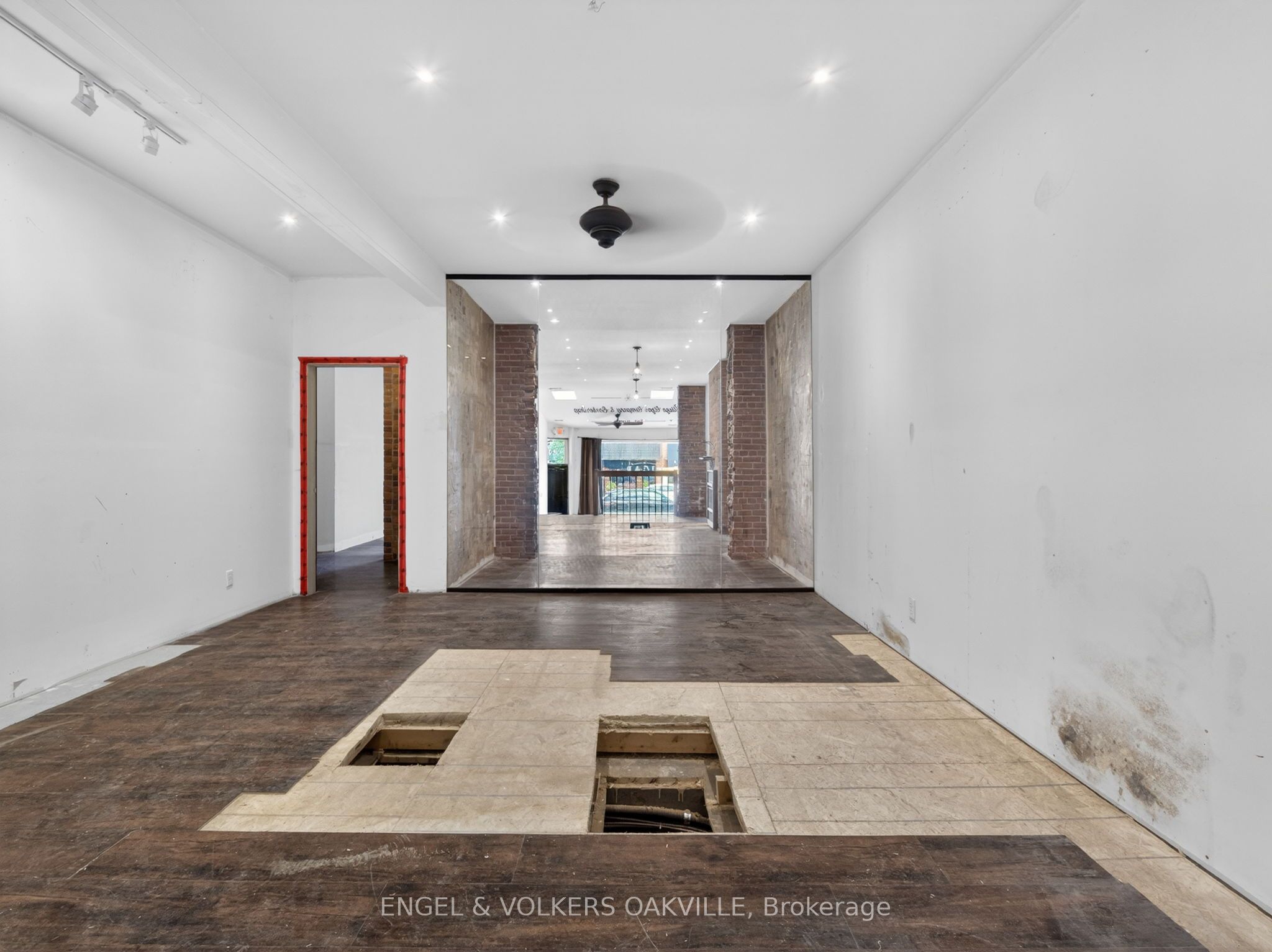 315a Lakeshore Road E Property Photo 21
