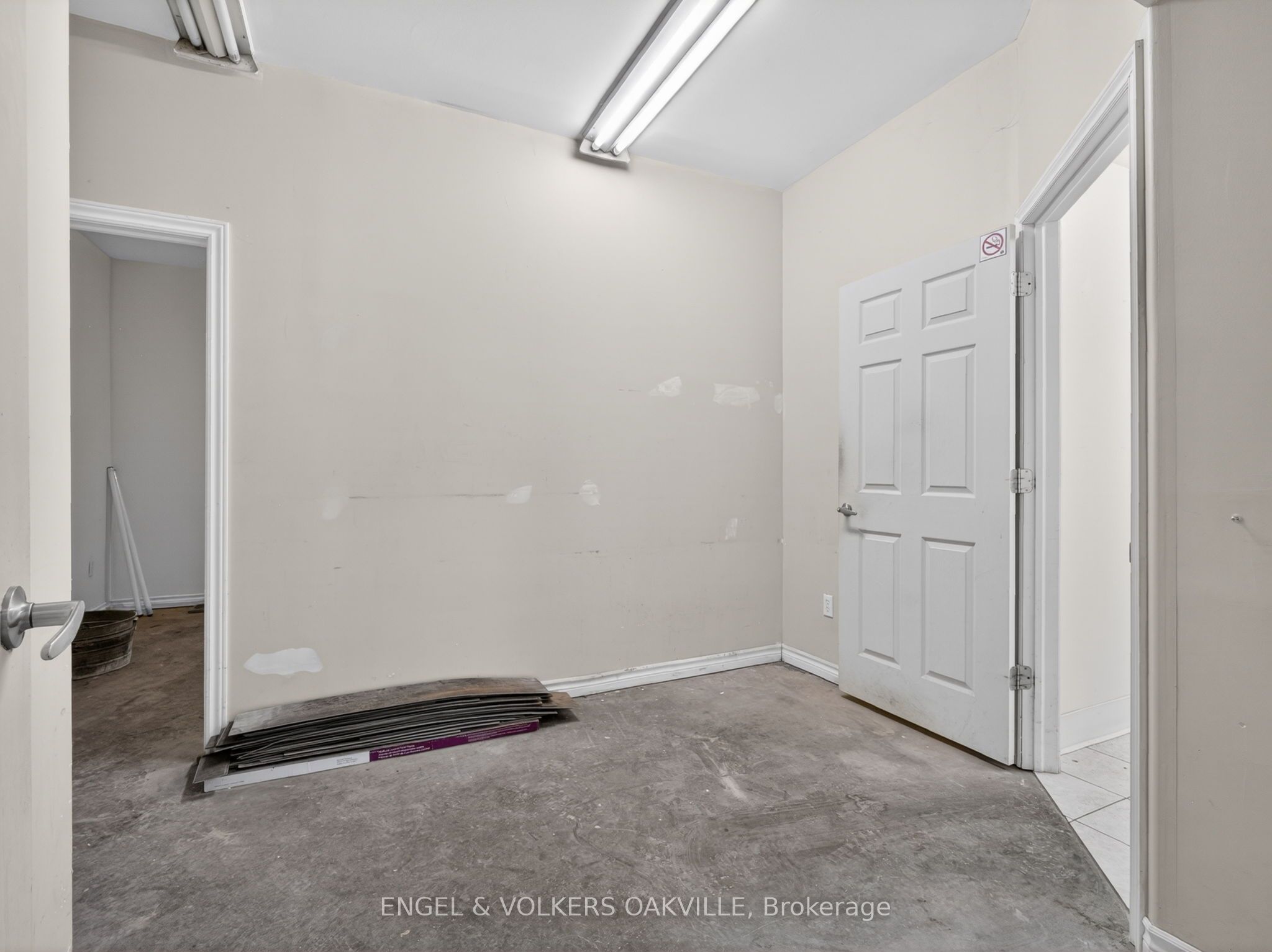 315a Lakeshore Road E Property Photo 22