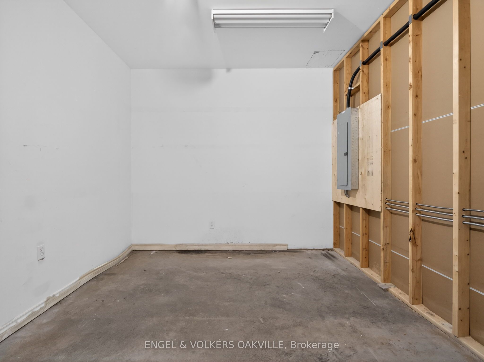 315a Lakeshore Road E Property Photo 25