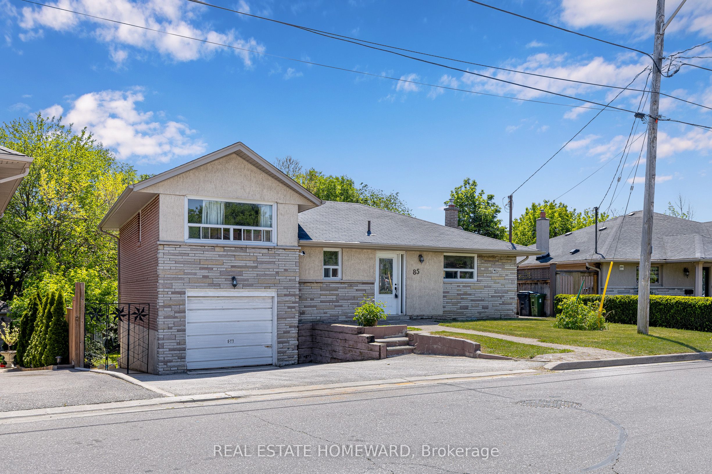 85 Letchworth Crescent Property Photo 1