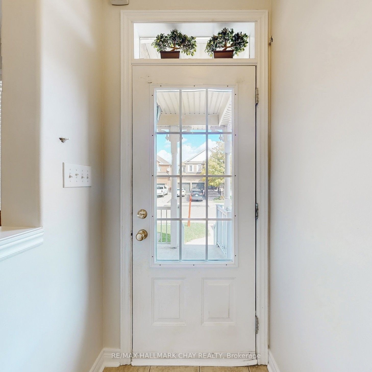 76 Cobblestone Court Property Photo 4