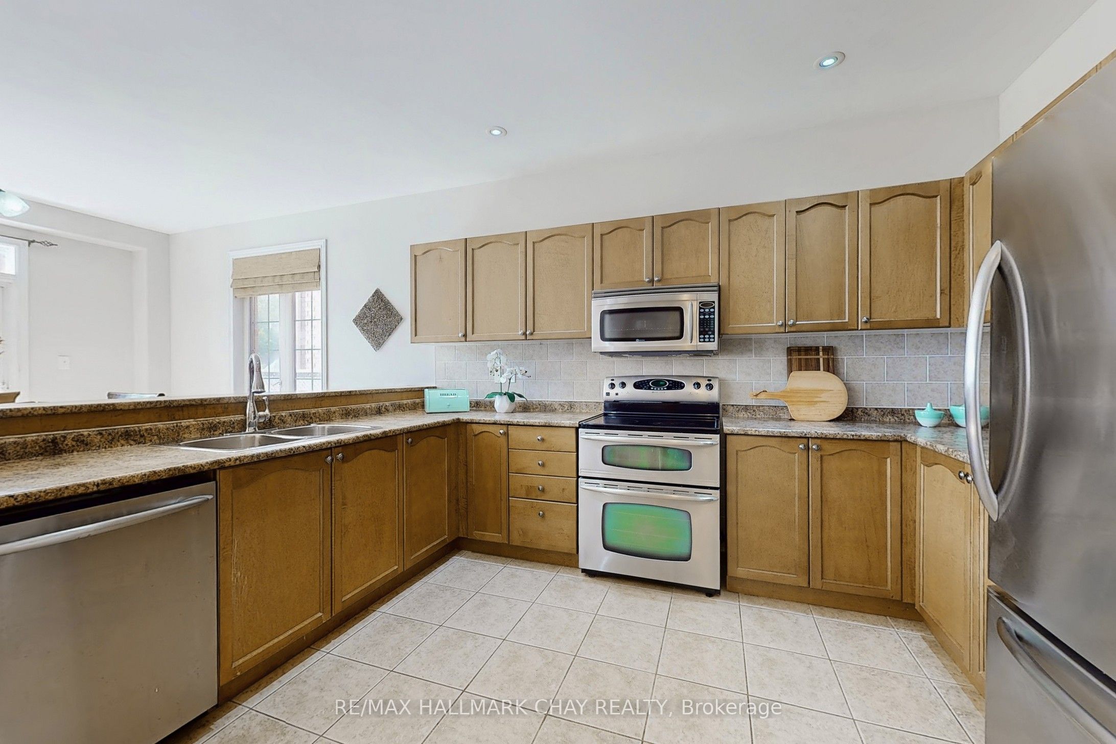 76 Cobblestone Court Property Photo 7
