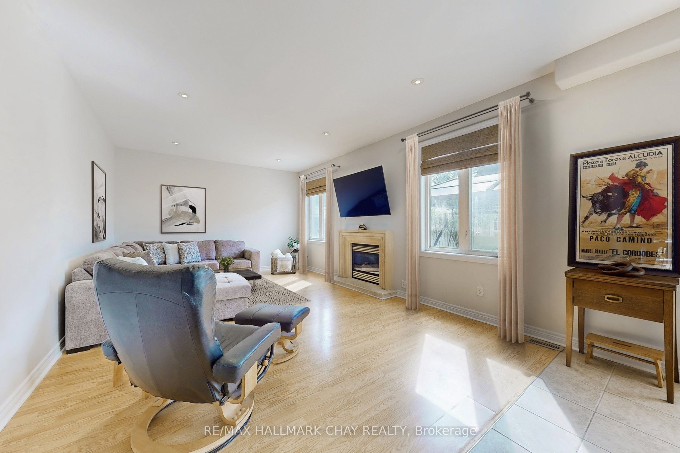 76 Cobblestone Court Property Photo 13
