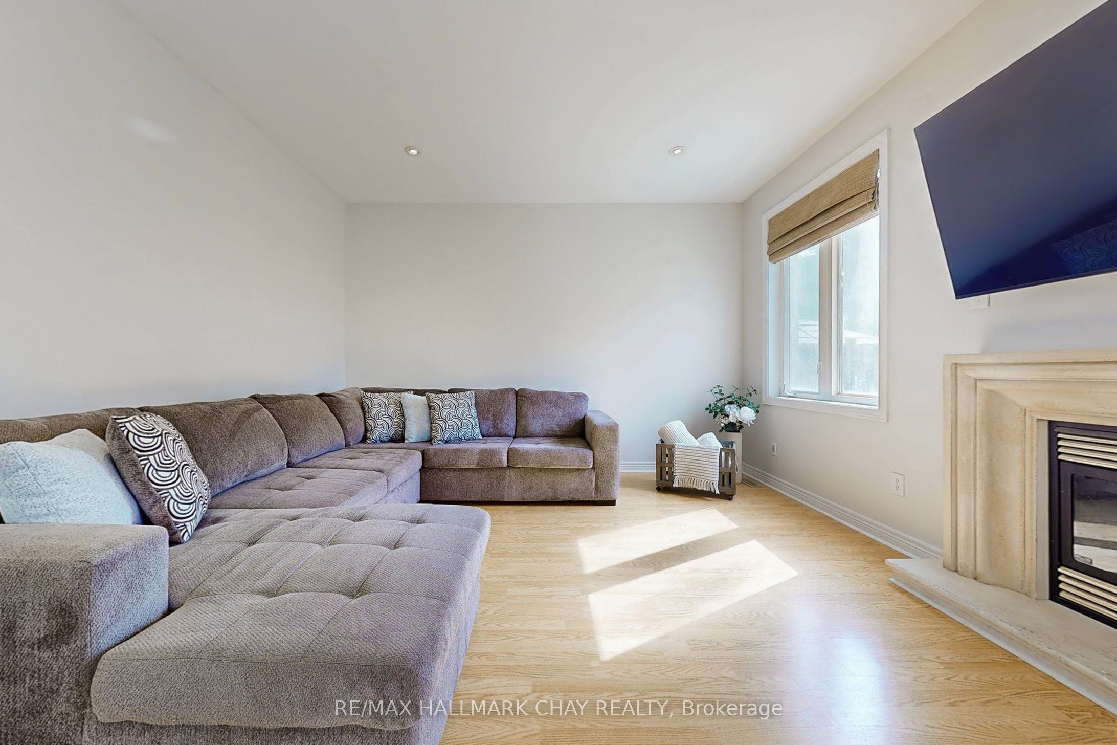 76 Cobblestone Court Property Photo 14