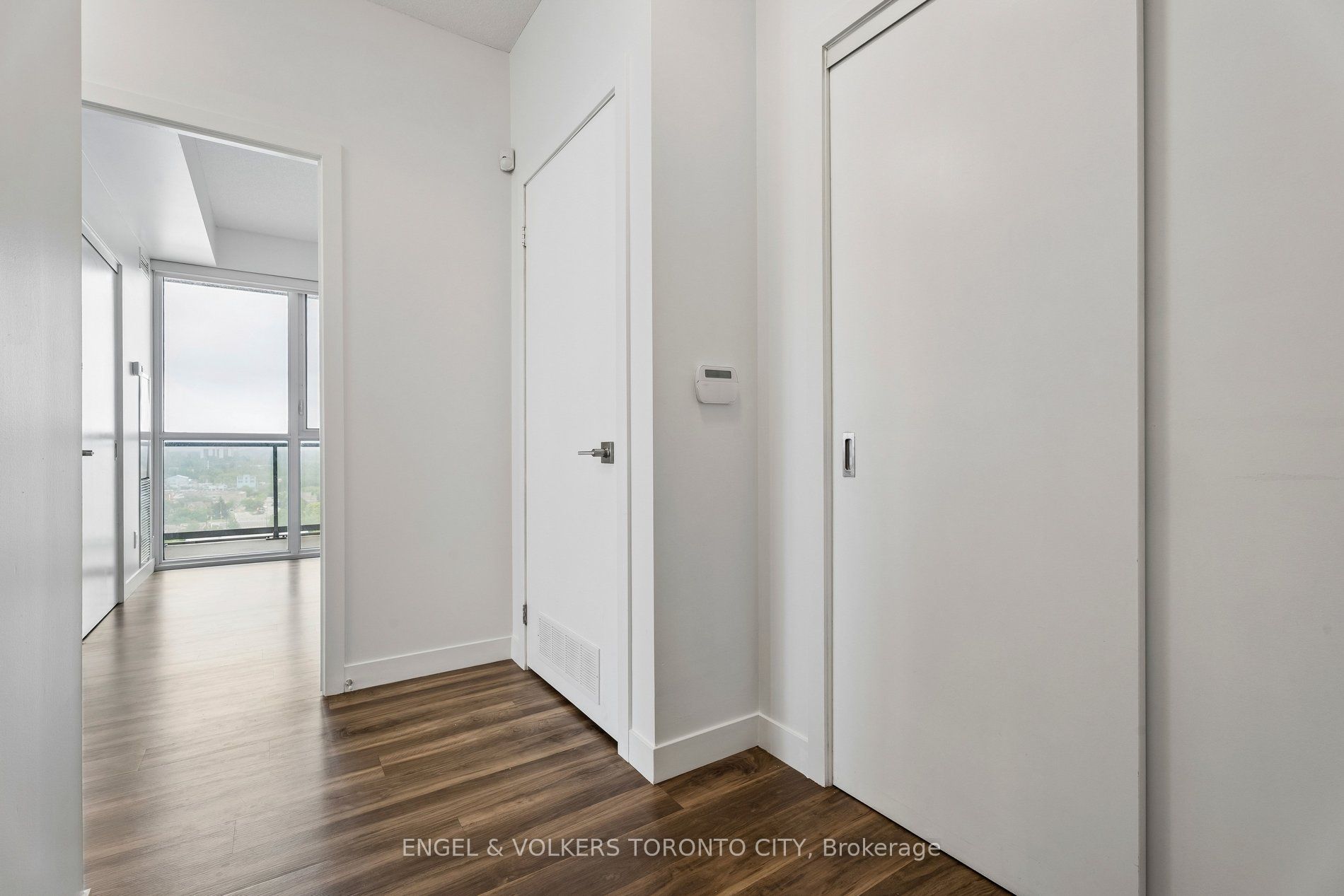 2087 Fairview Street 1404 Property Photo 6