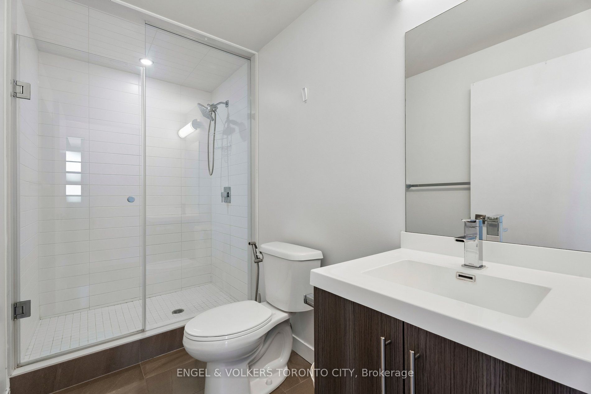 2087 Fairview Street 1404 Property Photo 8