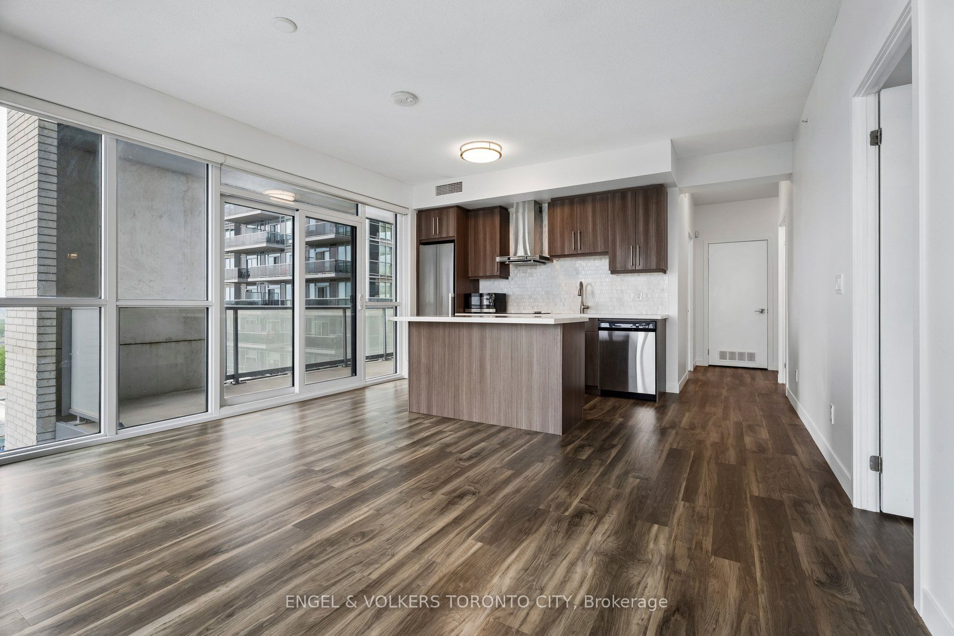 2087 Fairview Street 1404 Property Photo 15