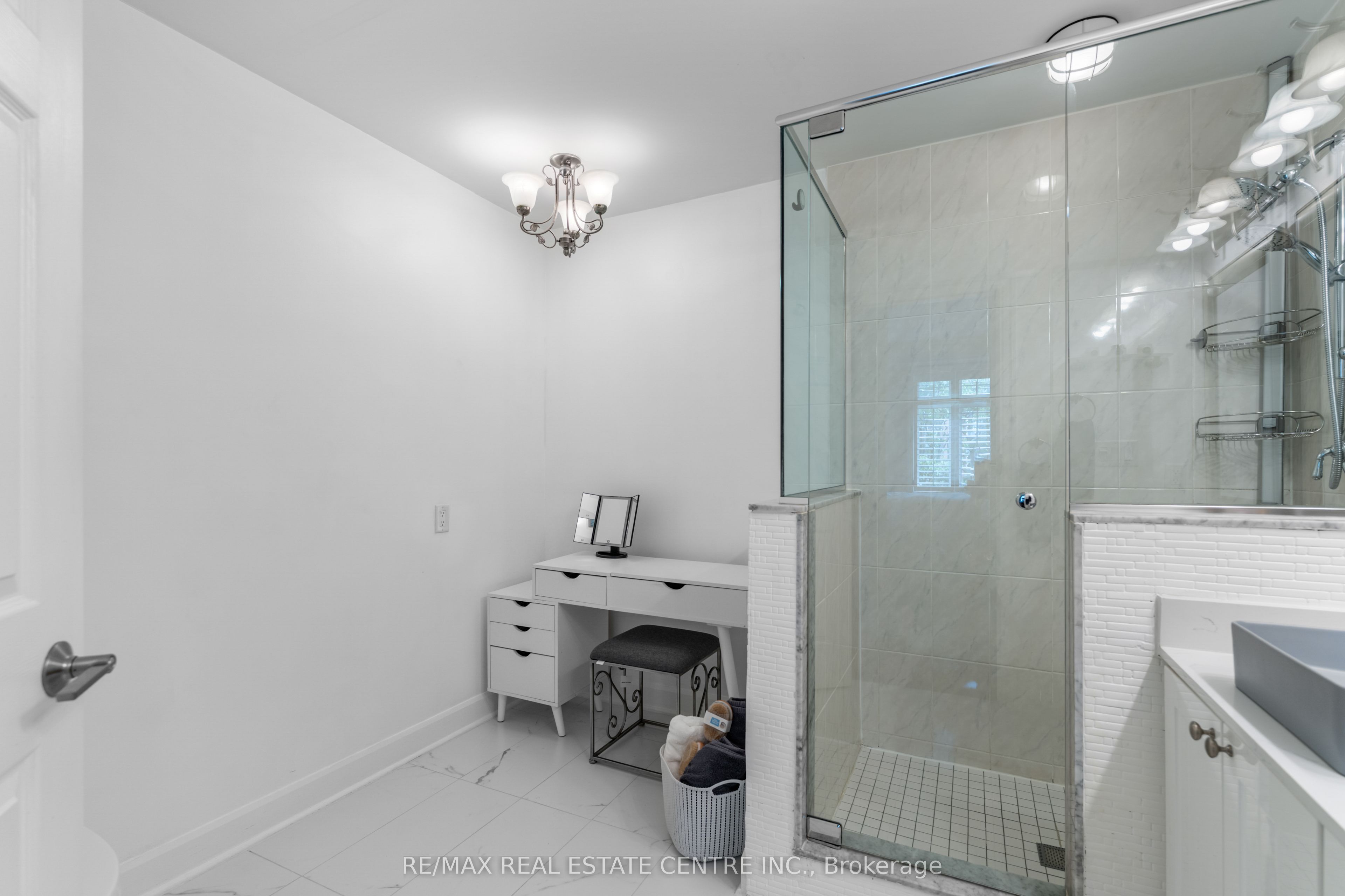 12 St Lawrence Drive Property Photo 9