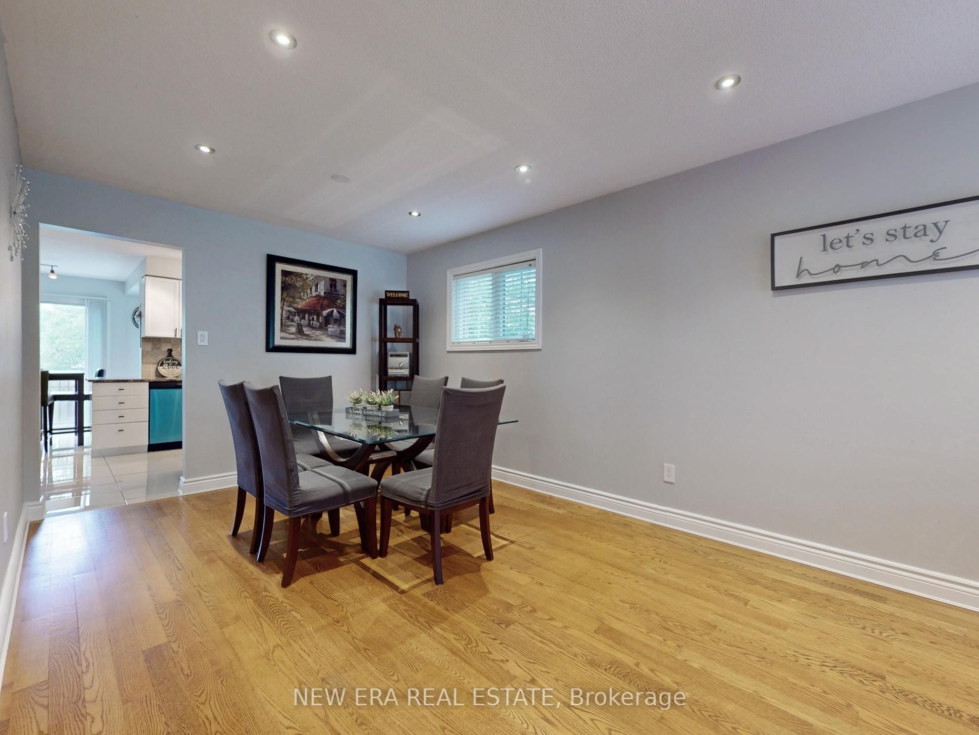 5380 Floral Hill Crescent Property Photo 5