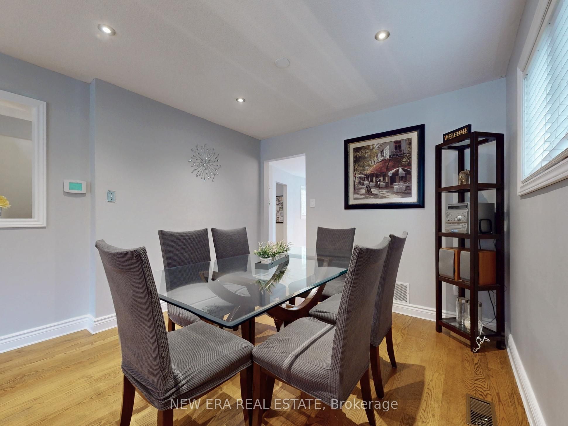 5380 Floral Hill Crescent Property Photo 6