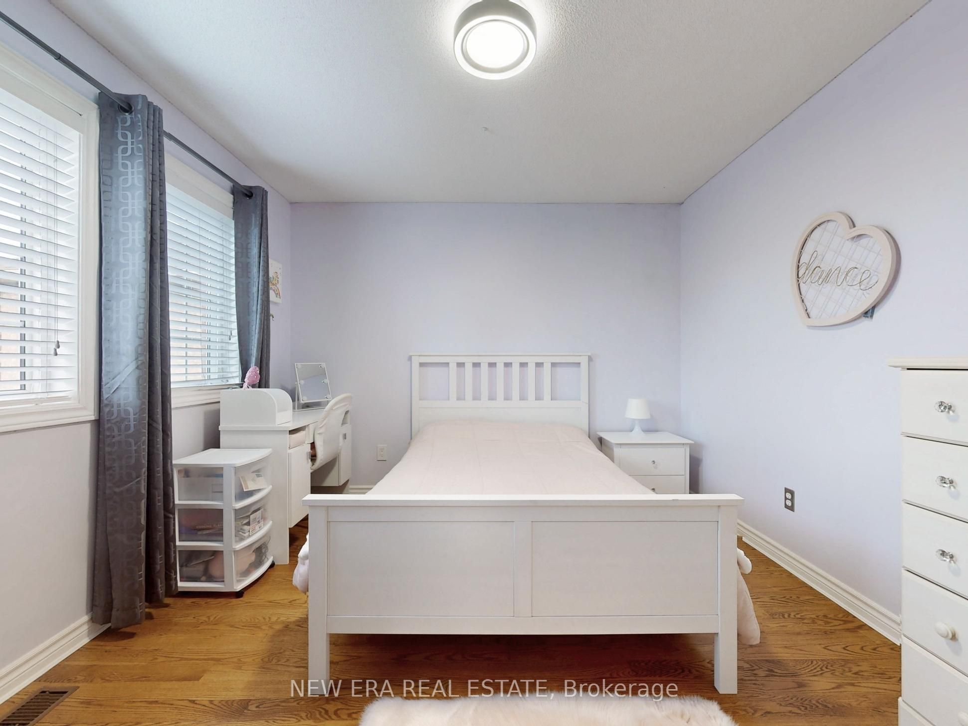 5380 Floral Hill Crescent Property Photo 26