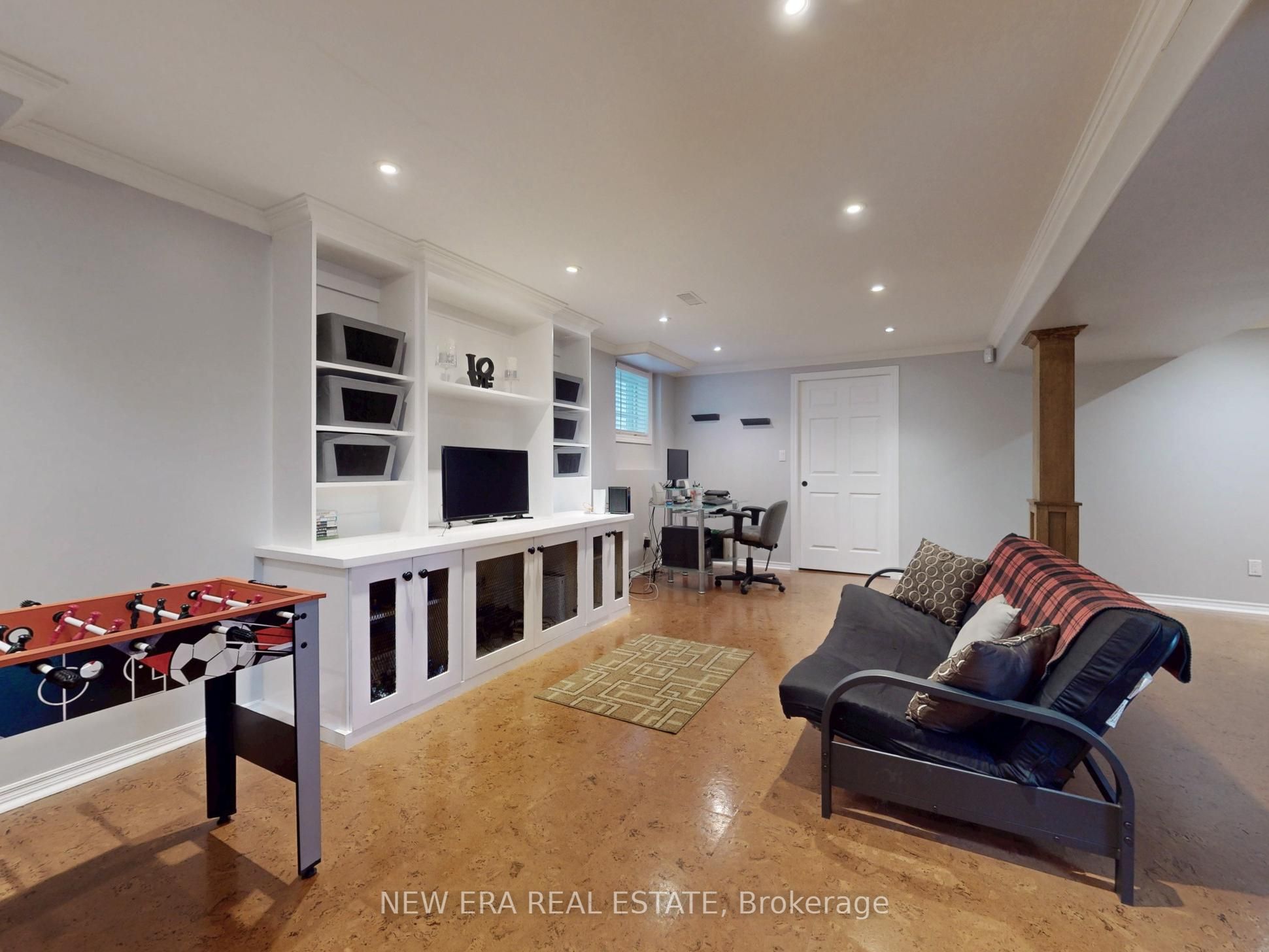 5380 Floral Hill Crescent Property Photo 31
