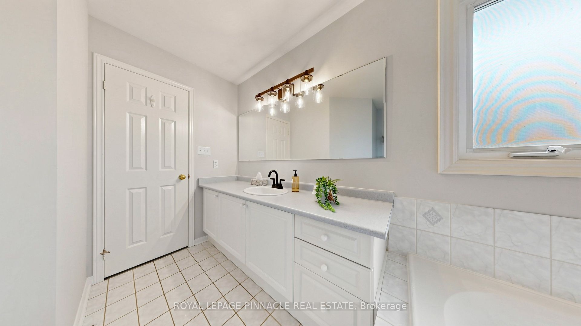 164 Anthony Avenue Property Photo 28