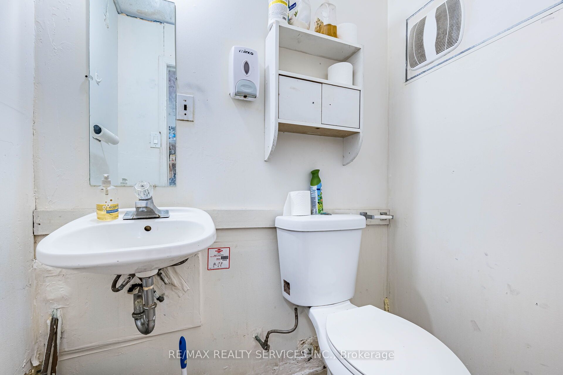 44 Dean Street Property Photo 31