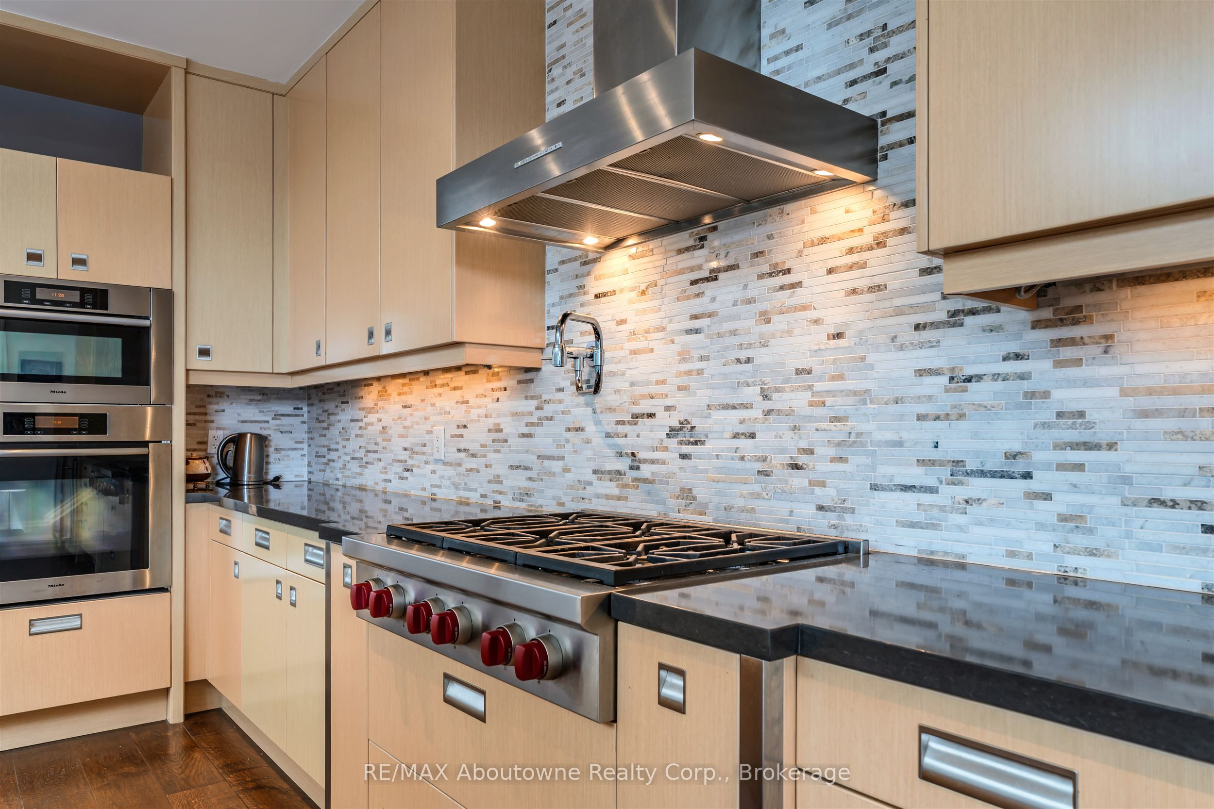253 Church Street 402 Property Photo 12
