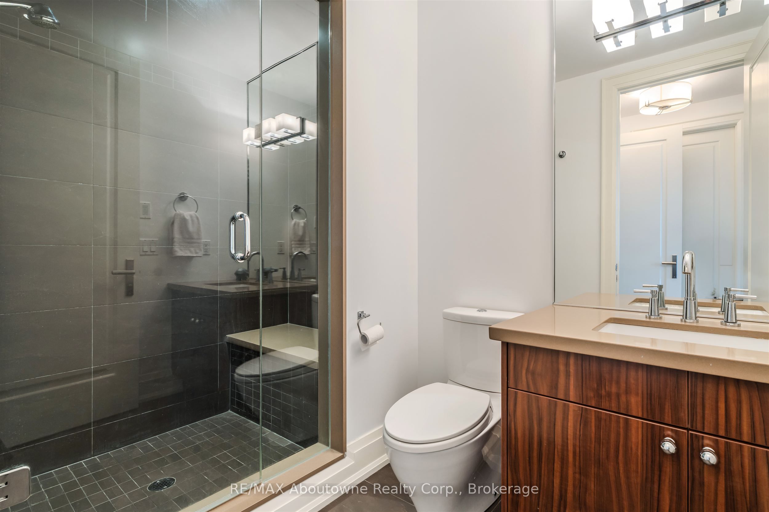 253 Church Street 402 Property Photo 22