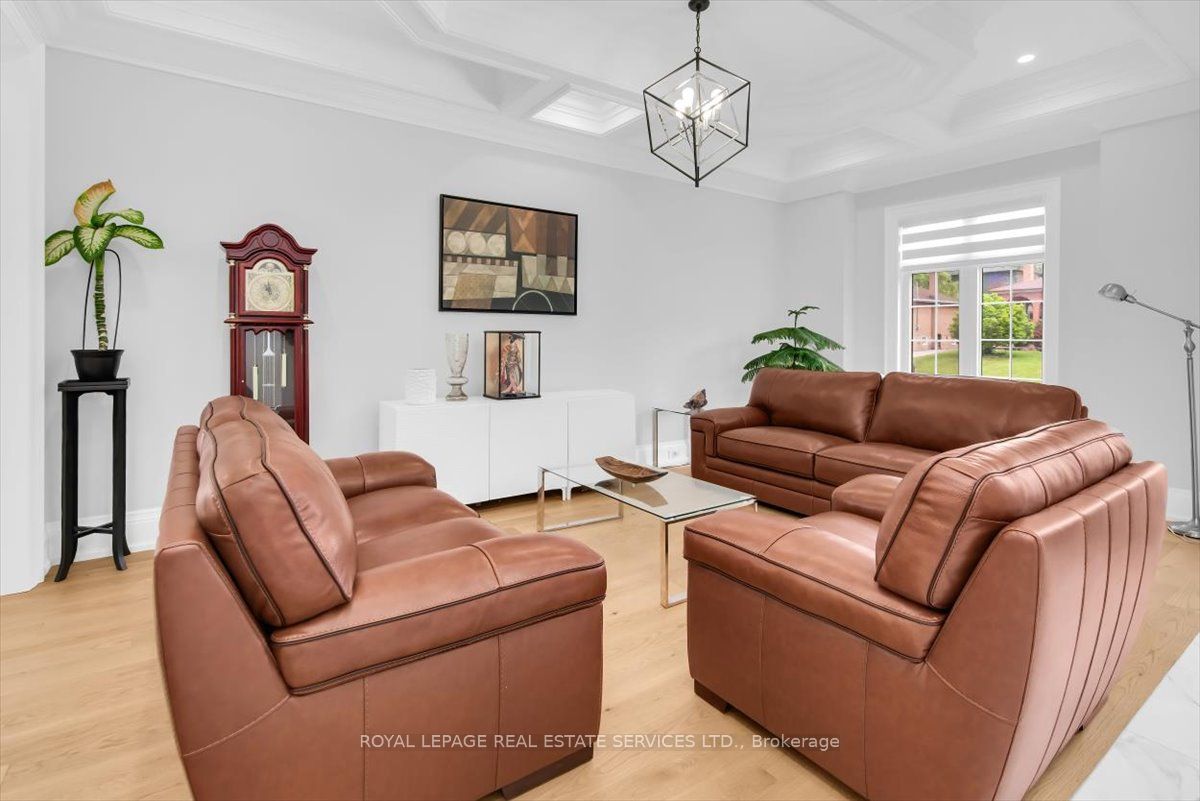 56 Battersea Crescent Property Photo 5