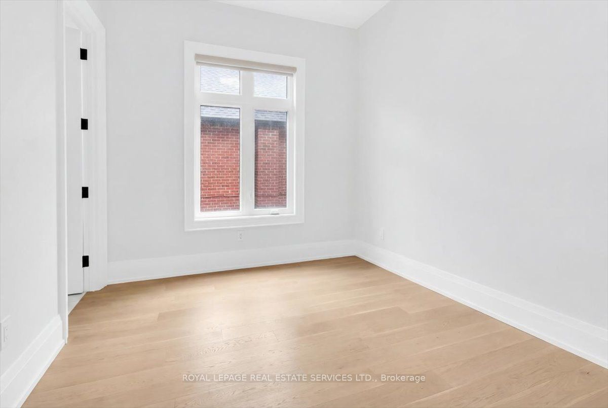 56 Battersea Crescent Property Photo 24