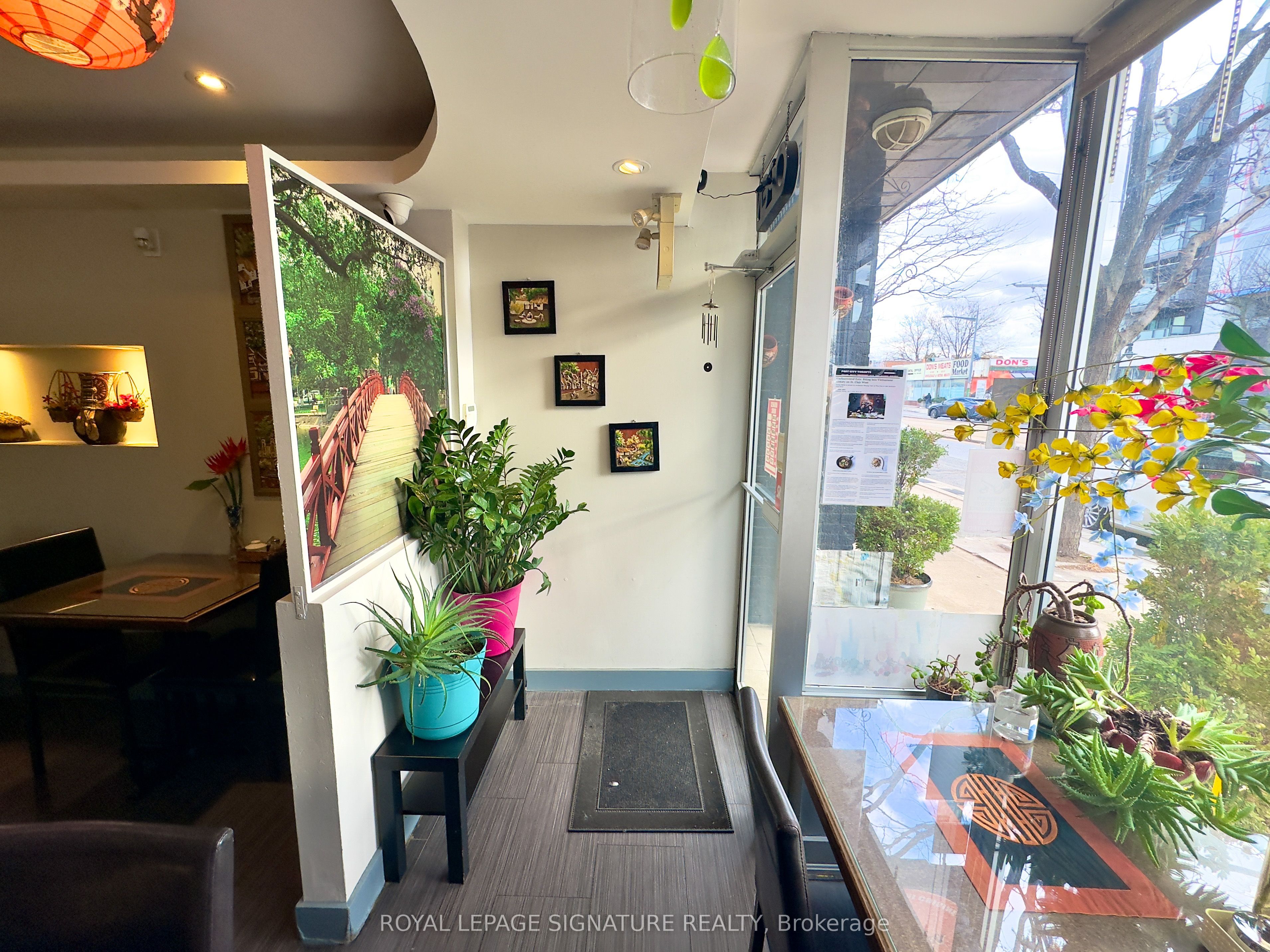 1768 St Clair Avenue W Property Photo 6