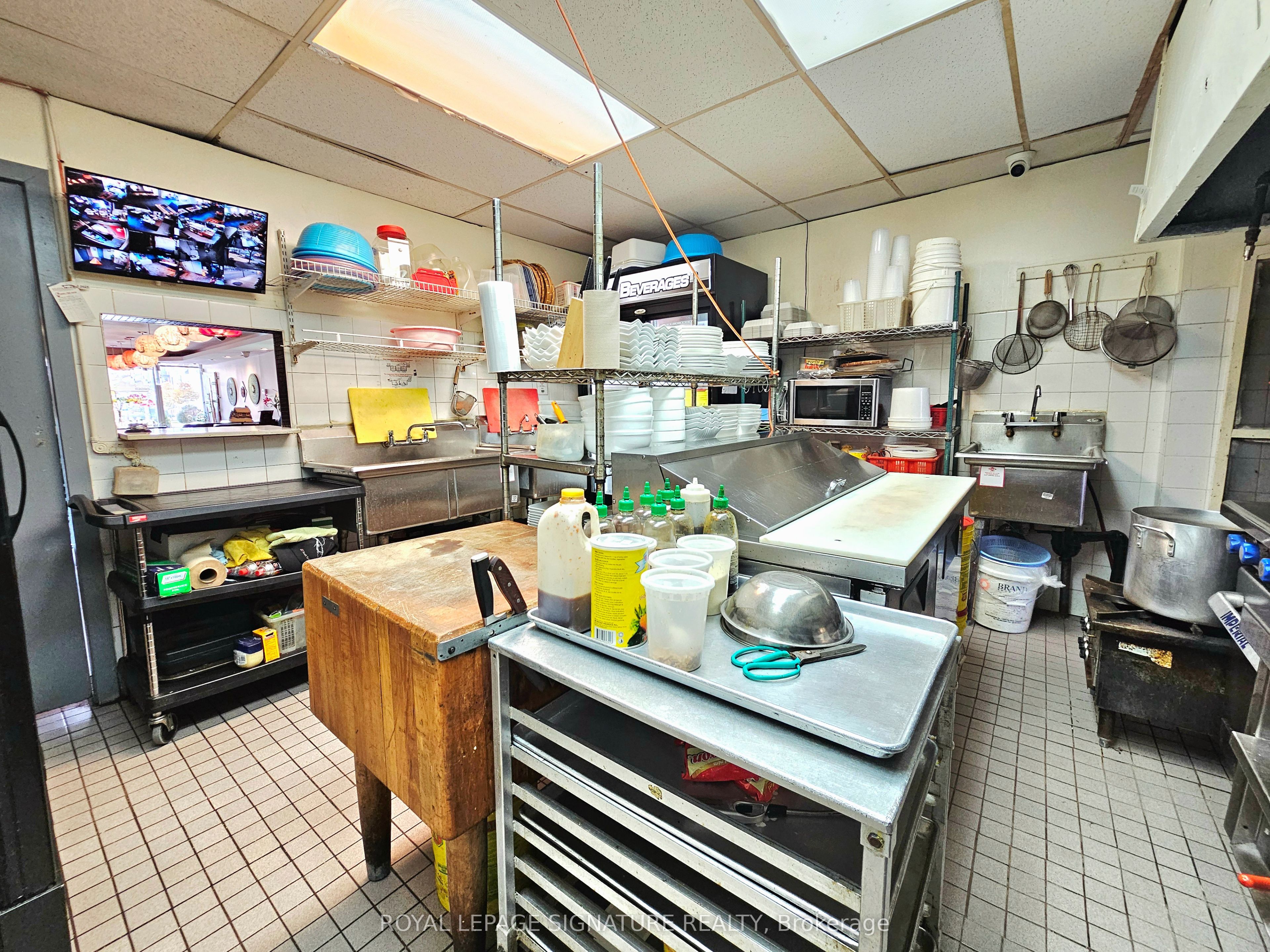 1768 St Clair Avenue W Property Photo 12
