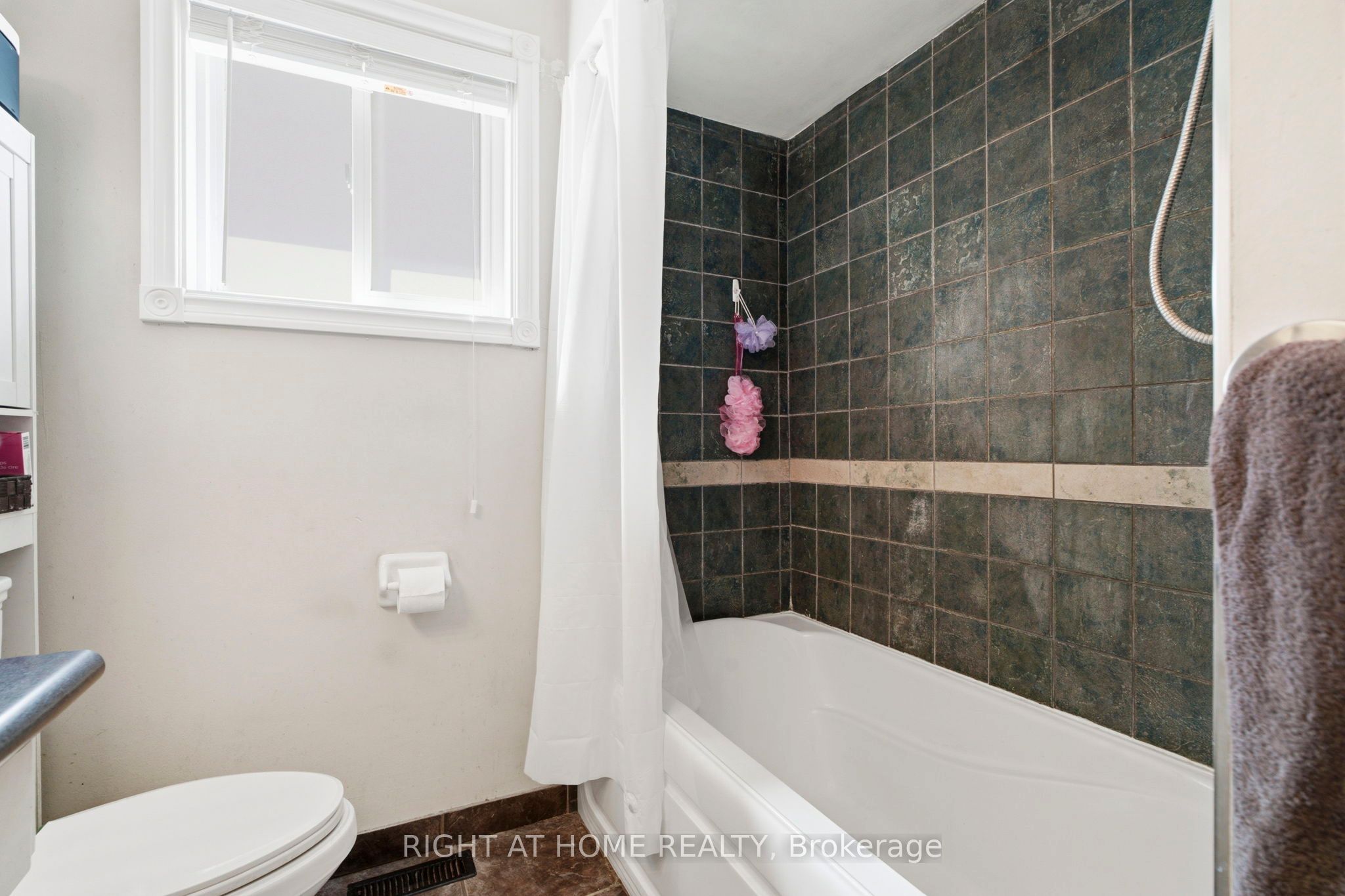 33 Benson Avenue Property Photo 20