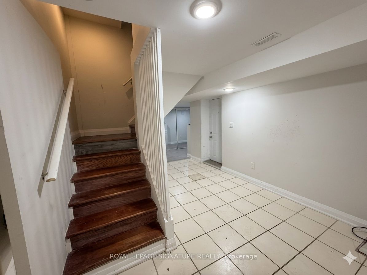 806 Envoy Drive Bsmt Property Photo 6