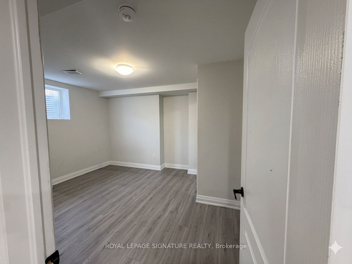 806 Envoy Drive Bsmt Property Photo 9