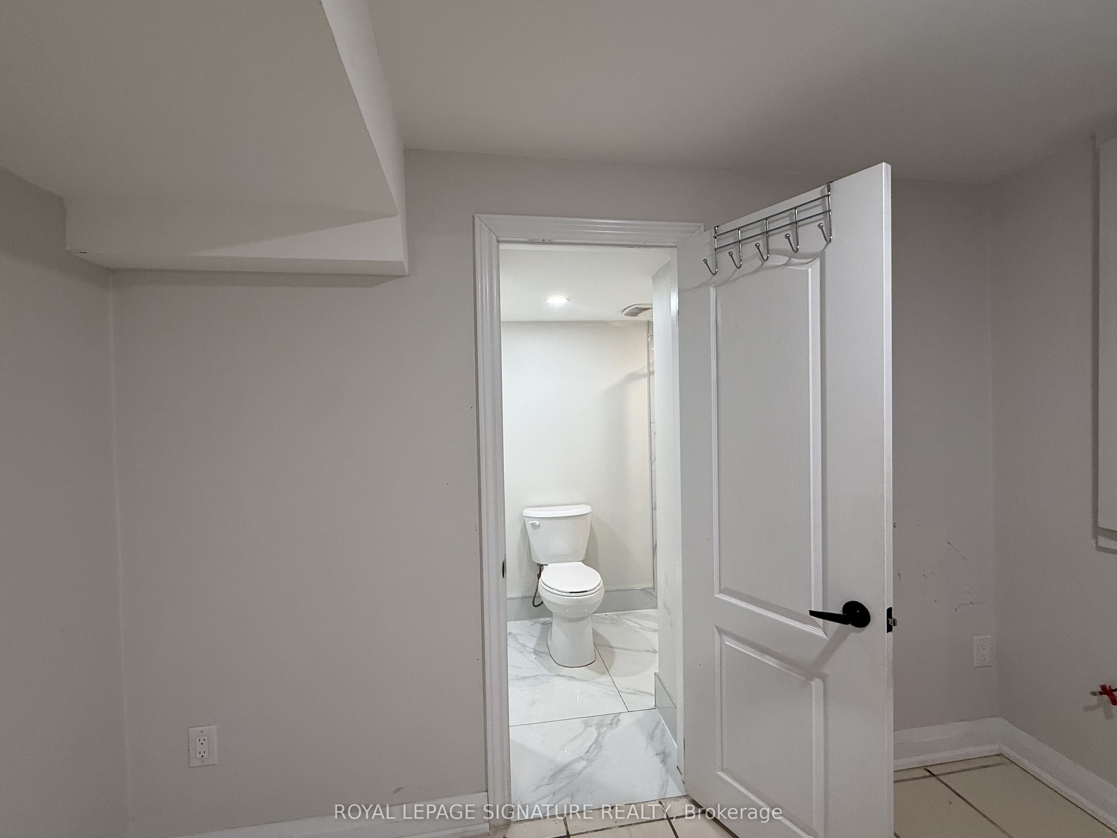 806 Envoy Drive Bsmt Property Photo 11