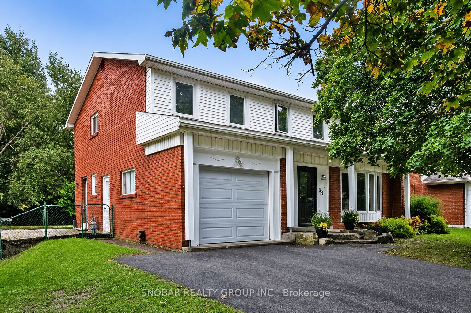 33 Waterford Drive Property Photo 1
