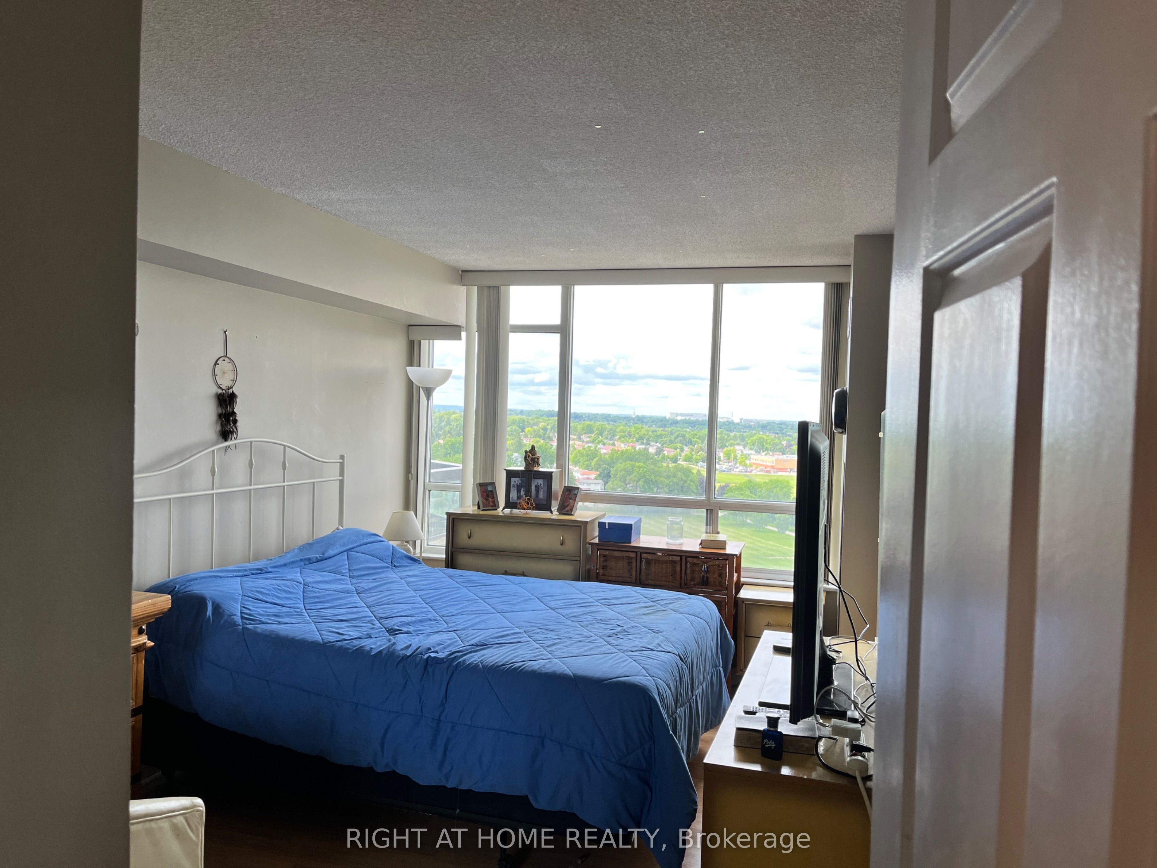 24 Hanover Road 1507 Property Photo 22