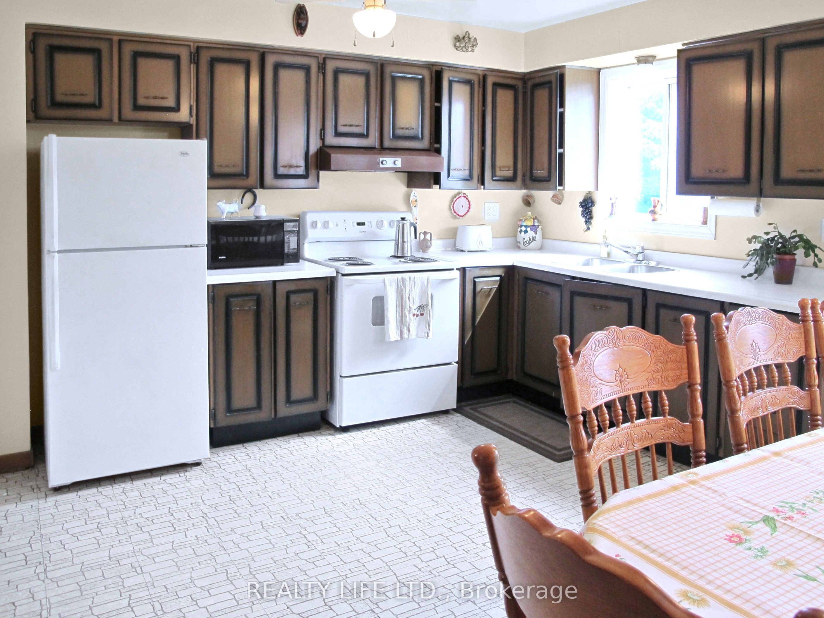 61 Cameron Avenue Property Photo 12
