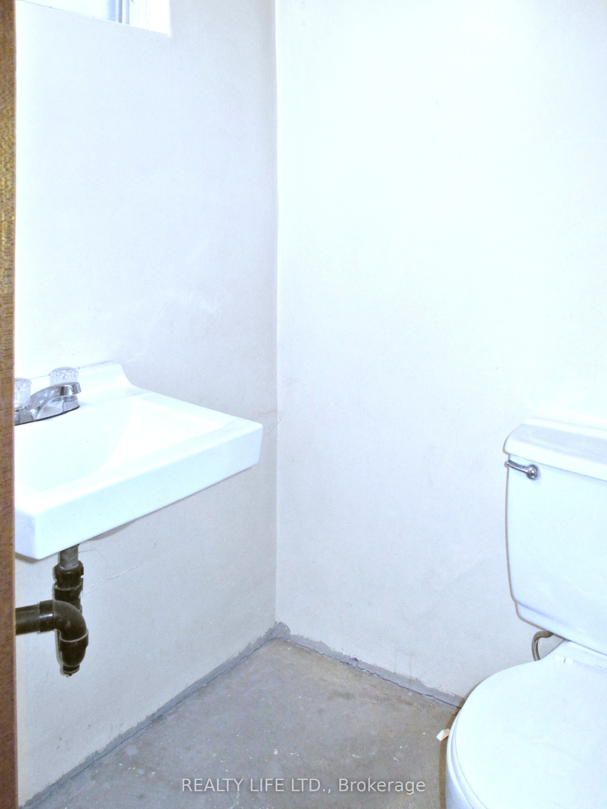 61 Cameron Avenue Property Photo 25