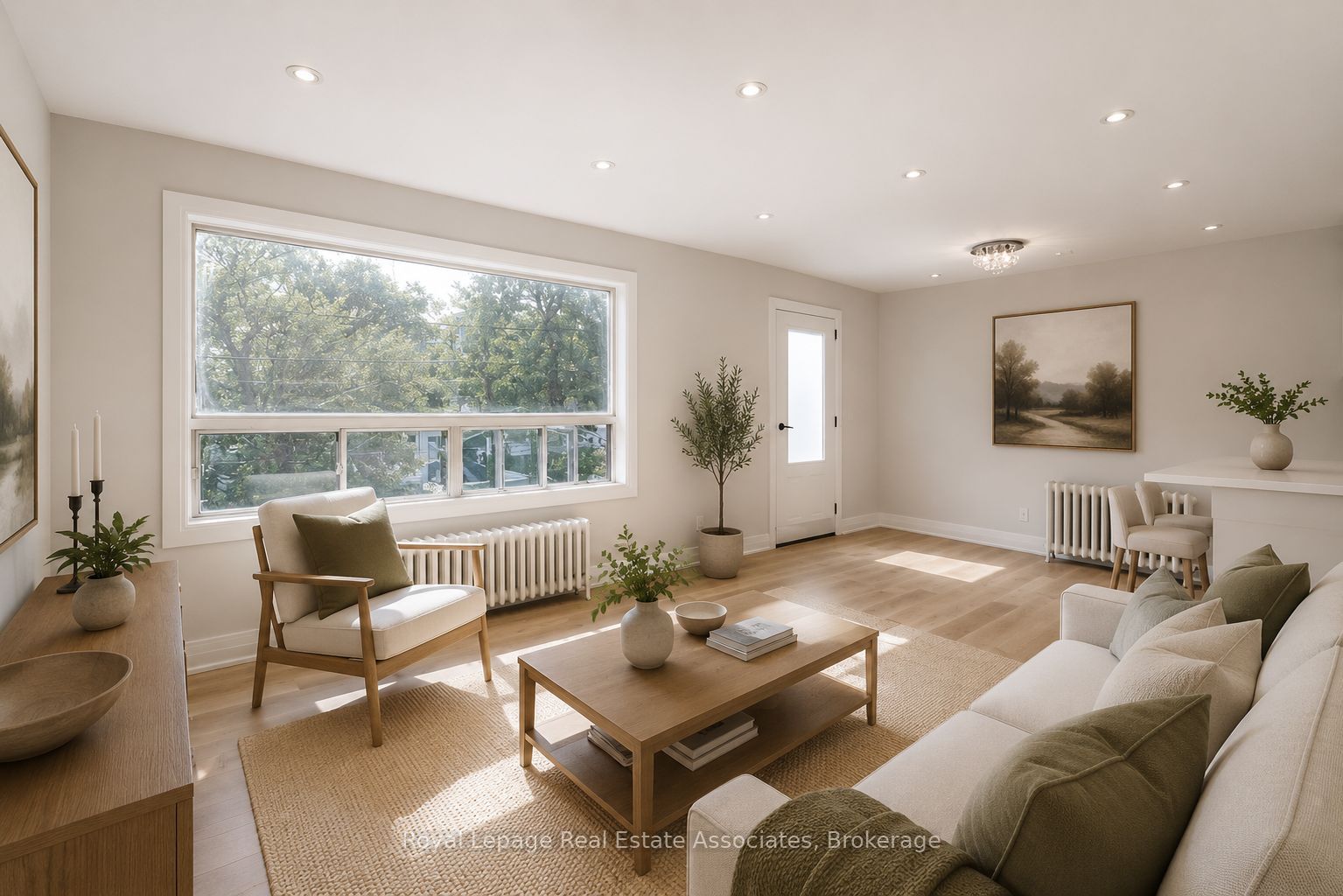 237 Lakeshore Road E 2 Property Photo 2