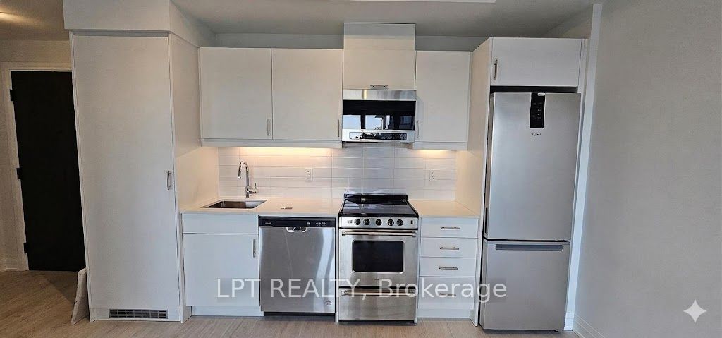 412 Silver Maple Road 301 Property Photo 3