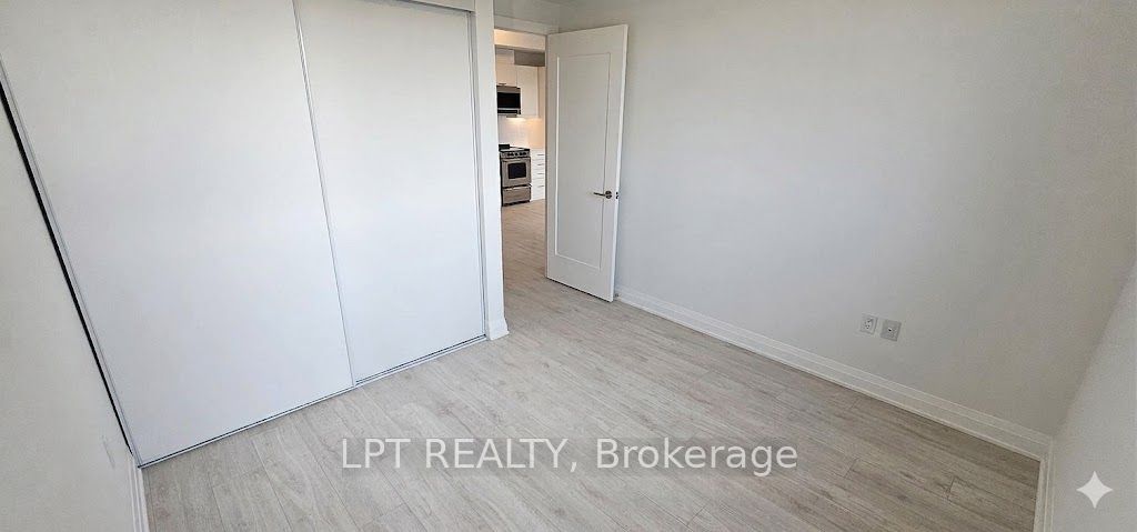 412 Silver Maple Road 301 Property Photo 8