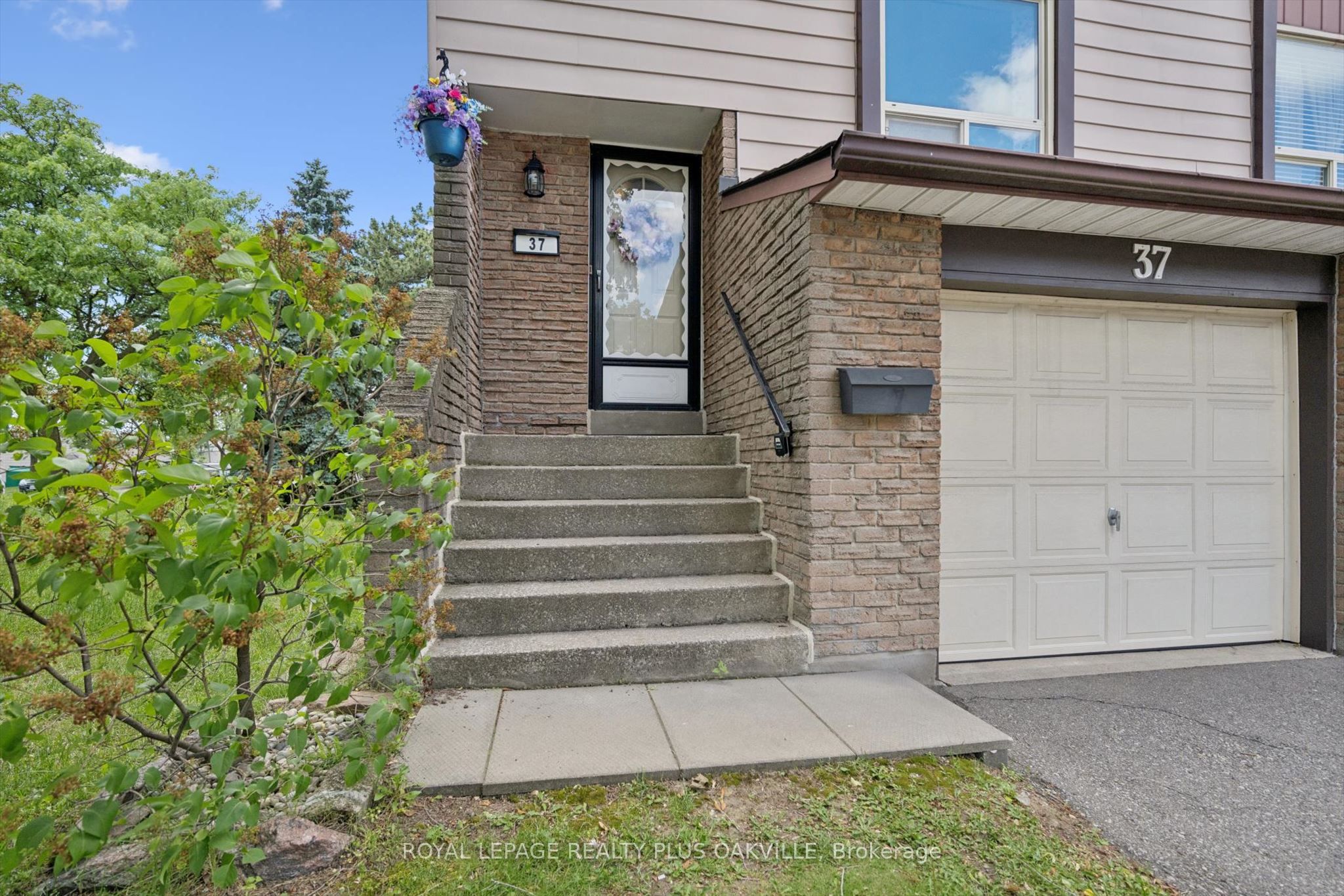 1221 Dundix Road 37 Property Photo 4