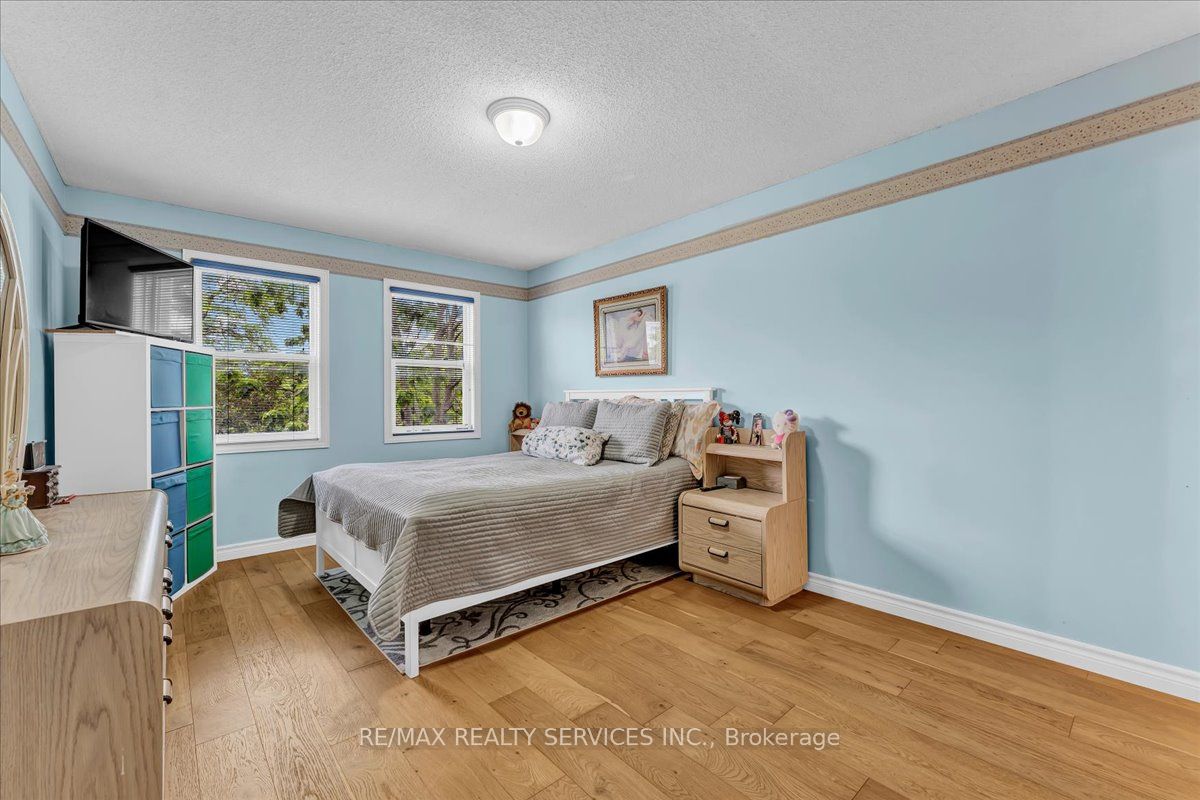 16 Major William Sharpe Drive E Property Photo 25