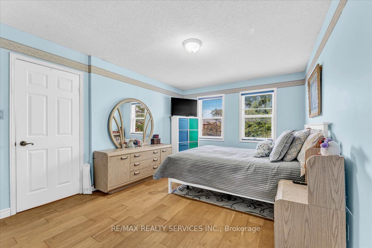 16 Major William Sharpe Drive E Property Photo 26